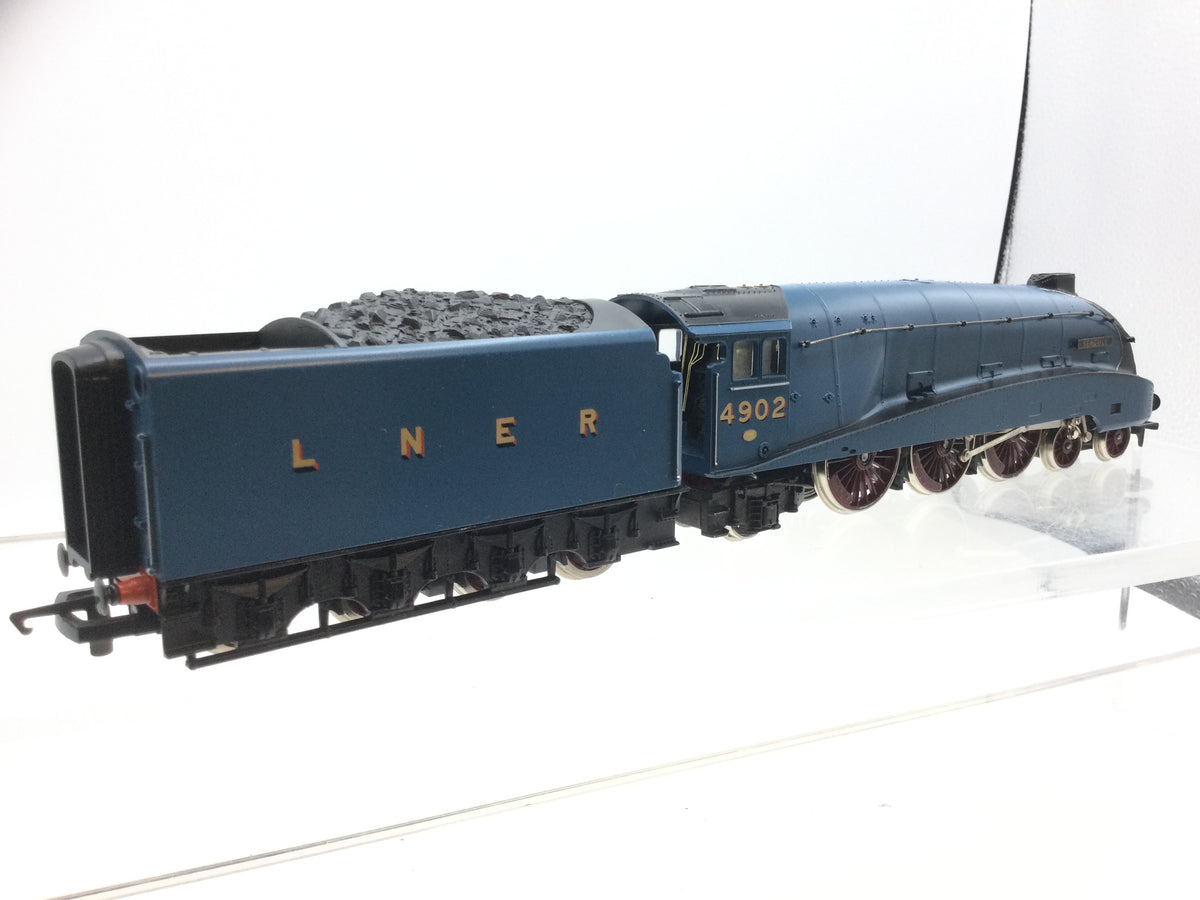 LNER, A4 Class, 4-6-2, 4468 'Mallard' - Epoque 3 Hornby LNER, A4 Class, 4-6-2, 4468 'Mallard' - Epoque 3 Hornby
