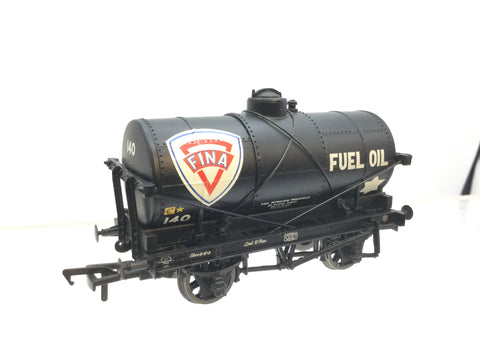 Bachmann 37-658 OO Gauge 14t Tank Wagon Fina Fuel Oil 140