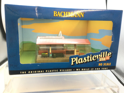 Bachmann Plasticville 45006 HO Gauge Freight Station With Platform