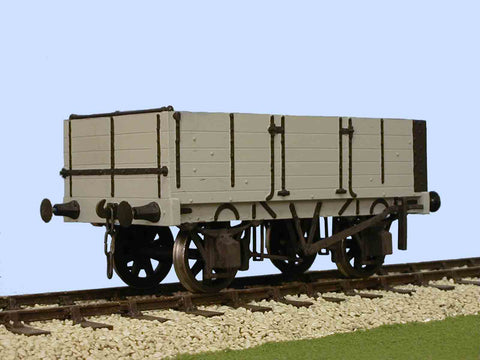 Slaters 7055 O Gauge Gloucester 5 Plank Wagon w Side and Wnd Door (China Clay) Kit