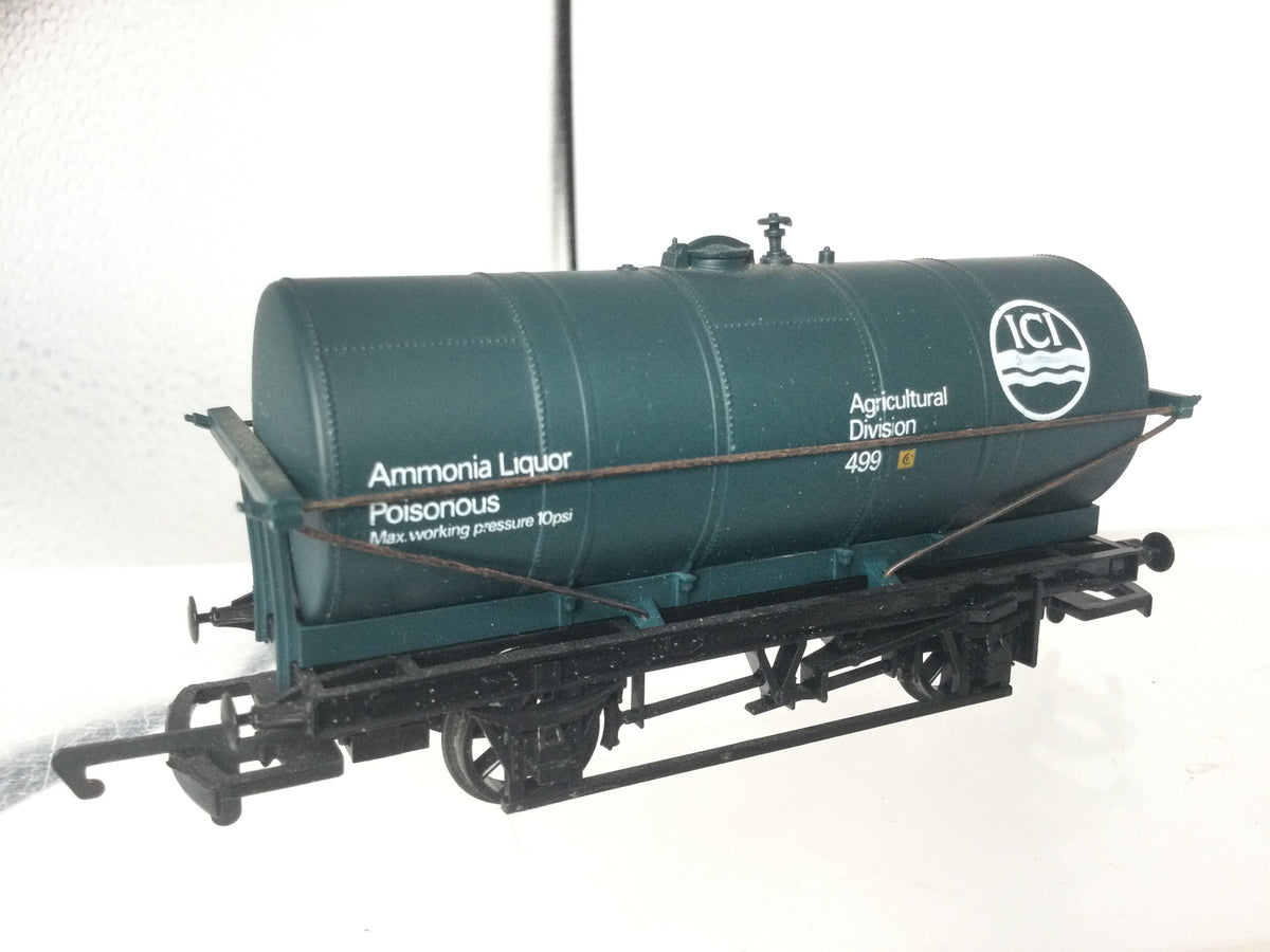 Mainline set of 6 tank wagons. Mint condition. - FR