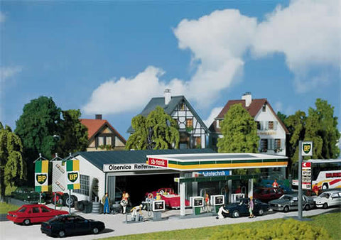 Faller 130345 HO/OO Gauge Petrol Station With Servicing Bay Kit III