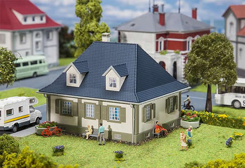 Faller 130459 HO/OO Gauge Bachstraße 3 Residential Building Kit