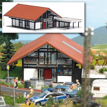 Busch 1446 HO/OO Gauge Modern House with Carport