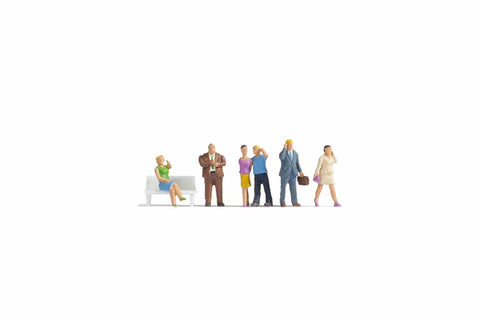 Noch 15574 HO/OO Gauge People with Mobile Phones
