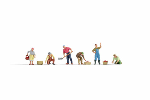 Noch 15613 HO/OO Gauge Farmers/Harvesters