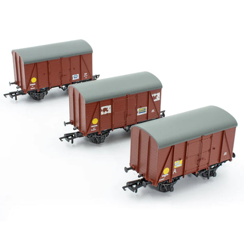 Accurascale 2054 OO Gauge SR D1479 Van - British Railways (1961 onwards) - Triple Pack