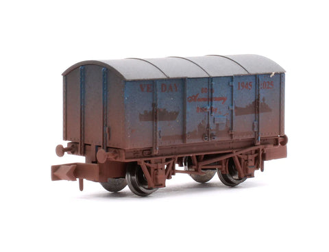 Dapol 2F-013-100 N Gauge Gunpowder Van VE Day 80th Anniversary Navy Weathered
