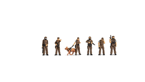 Noch 36079 N Gauge Special Forces (6) & Dog Figure Set