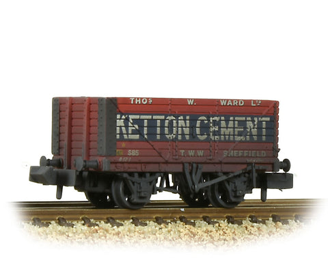 Graham Farish 377-126C N Gauge 8 Plank Wagon End Door 'Ketton Cement' Red [W]