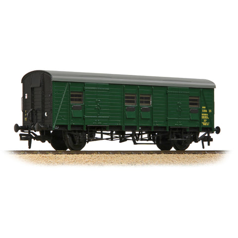 Bachmann 39-527B OO Gauge SR PMV Parcels & Miscellaneous Van BR Green
