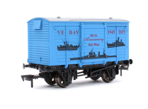 Dapol 4F-011-150 OO Gauge Ventilated Van VE Day 80th Anniversary Navy