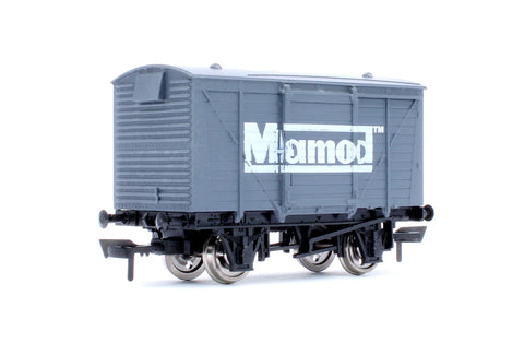 Dapol 4F-011-158 OO Gauge Ventilated Van Mamod