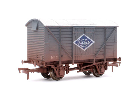 Dapol 4F-012-060 OO Gauge Ventilated Van Riley No.1 Weathered