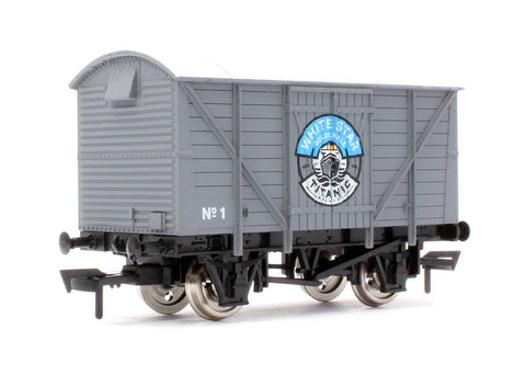 Dapol 4F-012-079 OO Gauge Ventilated Van Titanic Brewery White Star Golden Ale