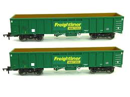 Dapol 4F-025-011 OO Gauge MJA Freightliner Heavy Haul Bogie Box Van 502013 & 014