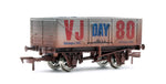 Dapol 4F-071-187 OO Gauge 7 Plank Wagon VJ Day 80th Anniv Navy Weathered
