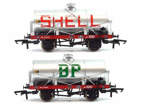 Oxford Rail 76TK2007 OO Gauge PO Tank Wagon BP 1061