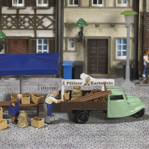 Busch 7707 HO/OO Gauge Stall with Potatoes