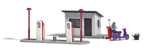 Busch 7832 HO/OO Gauge Gas Station with Scooter