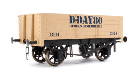 Dapol 7F-052-015 O Gauge 5 Plank Wagon 9ft Wheelbase D Day 80th Anniversary