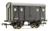 Rapido Trains 927002 OO Gauge D1426 10t Covered Van – SECR No.16737