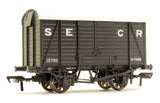 Rapido Trains 927011 OO Gauge D1426 10t Covered Van – SECR No.15750