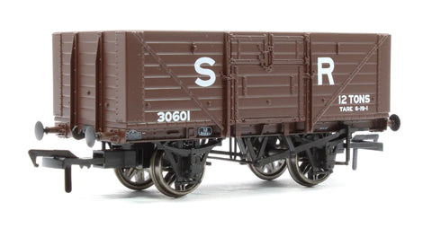 Rapido Trains 940002 OO Gauge D1379 8 Plank Wagon – SR No.30601