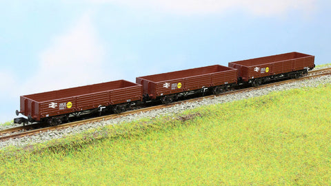 Rapido Trains 956001 N Gauge OAA Triple Pack – Bauxite with ABN yellow spot