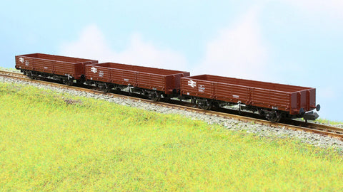 Rapido Trains 956002 N Gauge OAA Triple Pack – Bauxite