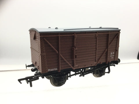 Bachmann 37-802 OO Gauge BR 12t Single Vent Van M501723
