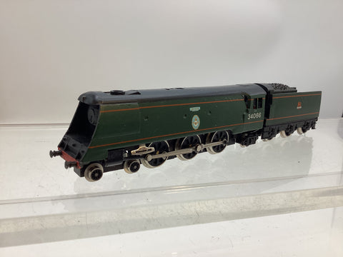 Graham Farish 1505 N Gauge BR Green Battle of Britain 34066 Spitfire (DCC FITTED)