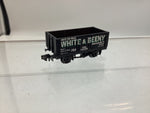 Peco NR-P103 N Gauge 7 Plank Wagon White & Beeny, Hailsham