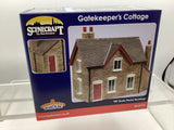 Bachmann 44-0174G OO Gauge Gatekeeper's Cottage Green