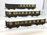 Hornby R1042 OO Gauge Pullman Coach Set