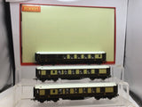 Hornby R1042 OO Gauge Pullman Coach Set