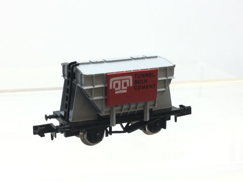 Graham Farish 3514 N Gauge Presflo Wagon Tunnel Services