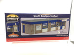 Bachmann 44-1016A OO Gauge South Eastern Station Blue
