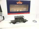 Bachmann 38-404 OO Gauge BR Dept Olive Pill Box Brake Van DS56400