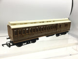 Hornby R025 OO Gauge LNER Teak Clerestory Coach 62420