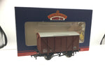 Bachmann 38-231A OO Gauge BR 12t Planked Vent Van B777973