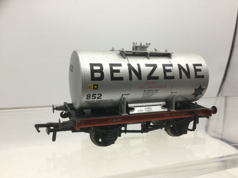 Bachmann 38-775 OO Gauge 14T Tank Wagon Benzene