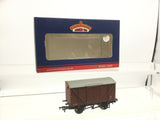 Bachmann 38-160B OO Gauge BR 12t Planked Vent Van B756303