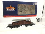 Bachmann 33-825F OO Gauge BR Queen Mary Brake Van S56303