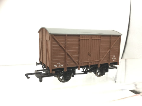 Hornby R6271 OO Gauge GWR 12t Double Vent Van BR W14574