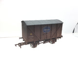 Dapol 4F-016-002 OO Gauge BR Banana Van Fyffes B881933 Weathered