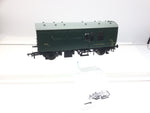 Bachmann 38-526 OO Gauge BR Green Mk1 Horse Box S96364 (RENUMBERED)