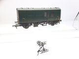 Bachmann 38-526W OO Gauge BR Green Mk1 Horse Box S96409 Weathered/RENUMBERED