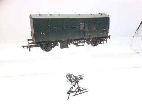 Bachmann 38-526W OO Gauge BR Green Mk1 Horse Box S96409 Weathered/RENUMBERED