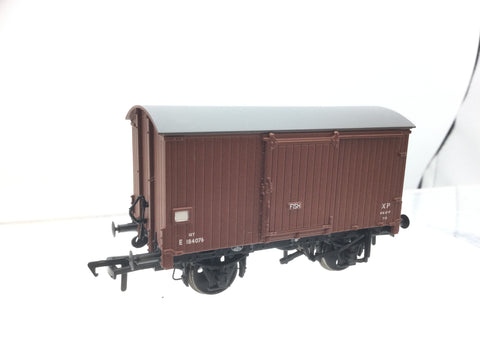 Bachmann 38-576A OO Gauge LNER 10t Fish Van BR Bauxite E184076